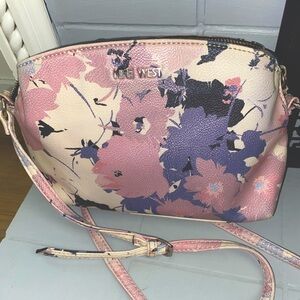 ❤️❤️❤️Nine West Floral Purple Pink and White Leather Cross Body Purse